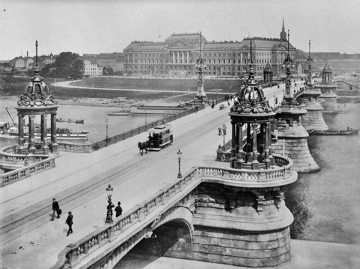 Dresden - Carolabrücke.jpg